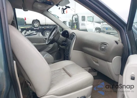 2005 Chrysler Town & Country Touring z USA, uszkodzony, nr VIN 2C8GP54L25R601479